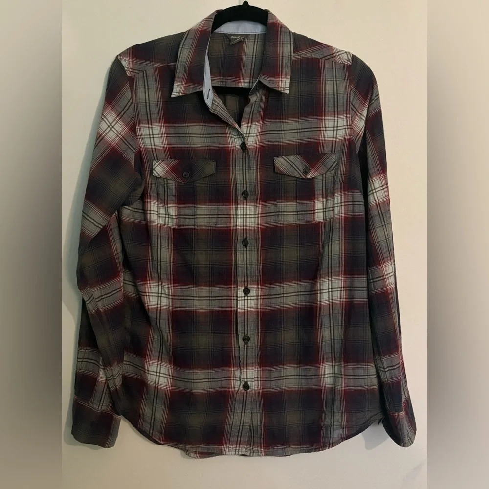 Eddie Bauer Womens Plaid Long Sleeve Woven Button Up shirt Sz Small Cotton Blend